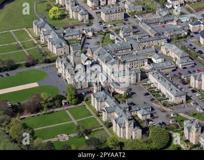 Luftaufnahme des Clock Tower Apartmentkomplexes Stockfoto