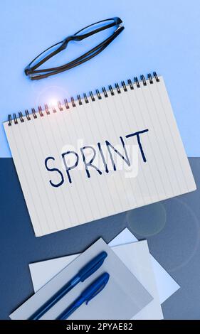 Handschriftlicher Text Sprint. Internet-Konzept für Höchstgeschwindigkeit, besonders für kurze Entfernungen. Zeitraum der Produktentwicklung Stockfoto