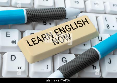 Handschrift text Englisch lernen Jetzt. Konzeptionelle Foto gewinnen oder der Erwerb von Wissen und Fähigkeiten der englischen Sprache Stockfoto
