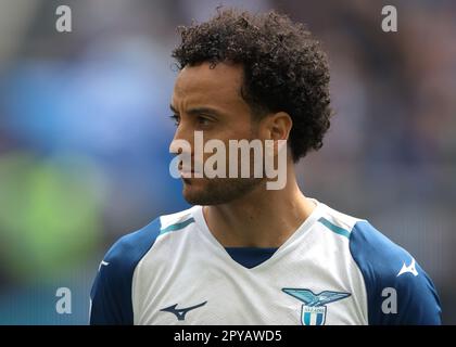 Mailand, Italien, 30. April 2023. Felipe Anderson von SS Lazio schaut während der Schlange vor dem Spiel der Serie A in Giuseppe Meazza, Mailand, zu. Der Bildausdruck sollte lauten: Jonathan Moscrop/Sportimage Stockfoto