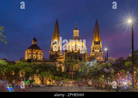 Mexiko, 26 2023. APR - Tagsüber Blick auf die historische Kathedrale von Guadalajara Stockfoto