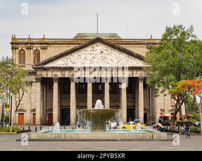 Mexiko, 24 2023. April - Tagsüber Blick auf das Degollado Theater Stockfoto