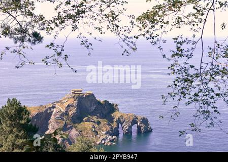 Eremitage von San Juan de Gaztelugatxe an einem sonnigen Tag Stockfoto