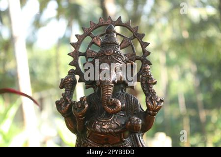 Ein wunderschönes Bronzeidol von lord Ganesha Stockfoto