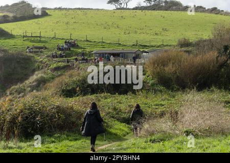 The Hidden Hut am 30. Oktober 2022 in Porthcurnick Beach, Cornwall, England. Kredit: SMP News Stockfoto