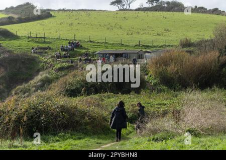 The Hidden Hut am 30. Oktober 2022 in Porthcurnick Beach, Cornwall, England. Kredit: SMP News Stockfoto