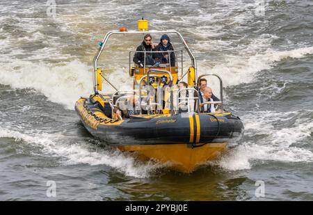 Thames Rib Erlebnis Sightseeing Schnellboot auf der Themse UK 30. April 2023 Stockfoto