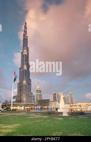 18. Januar 2023, Dubai, Vereinigte Arabische Emirate: Burj Khalifa mit seiner unglaublichen Höhe ist ein unvergesslicher Anblick und ein wahres Symbol der modernen Architektur im arabischen E-Raum Stockfoto