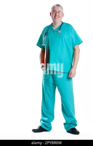 Mediziner: Chirurg. Ganzlängenporträt eines Arztes in Peelings mit freundlichem Ausdruck. Aus einer Reihe von zugehörigen Bildern. Stockfoto