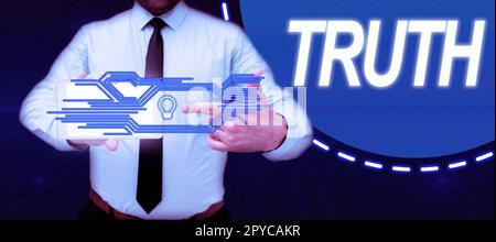 Schreiben mit Textanzeige Wahrheit. Konzeptfoto die Qualität oder der Zustand ist das genaue Gegenteil von Lügen und Fakten Stockfoto