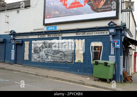 Wandgemälde in der Georges Bar in der Bishop Street in Derry Stockfoto