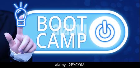 Schild mit der Aufschrift Boot Camp. Geschäftskonzept Militärtrainingslager für neue Rekruten harte Disziplin Fitness Stockfoto