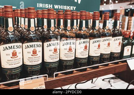 12. Januar 2023, Izmir, Türkei: Jameson Famous Irish Whiskey zum Verkauf im Duty-Free-Shop Stockfoto