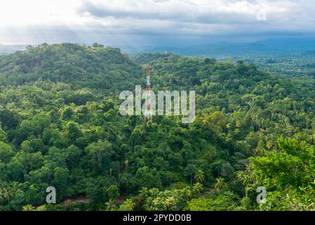 Auf der höchsten Ebene des buddhistischen Kloster und Tempel Mulkirigala Raja Maha Vihara Stockfoto