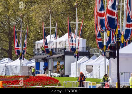London, Großbritannien. 3. Mai 2023 Medienbereich vor dem Buckingham-Palast vor der Krönung von König Karl III Kredit: Vuk Valcic/Alamy Live News Stockfoto