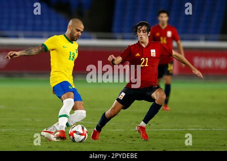 ARCHIVFOTO: Dani ALVES wird am 6. Mai 2023 40, (LR) Dani ALVES (BRA), Dani OLMO (ESP), Bryan GIL (ESP), Action, Duelle, Brasilien – Spanien BH – ESP 2-1 nach Verlängerung AET, Fußball, Finale für Männer, Fußball Männer Gold-Medaillenspiel im International Stadium Yokohama 7. August 2021 Olympische Sommerspiele 2020 ab Juli 23. - 08.08.2021 in Tokio/Japan. ? Stockfoto