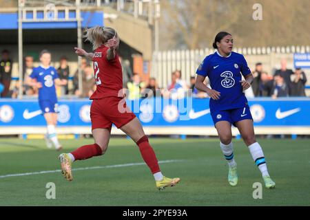 Kingston, Großbritannien. 03. Mai 2023. TOR: Emma Koivisto von Liverpool Women eröffnet die Punktzahl während des FA Women's Super League-Spiels zwischen Chelsea Women und Liverpool Women am 3. Mai 2023 im Cherry Red Records Stadium in Kingston, England. Foto von Carlton Myrie. Nur redaktionelle Verwendung, Lizenz für kommerzielle Verwendung erforderlich. Keine Verwendung bei Wetten, Spielen oder Veröffentlichungen von Clubs/Ligen/Spielern. Kredit: UK Sports Pics Ltd/Alamy Live News Stockfoto