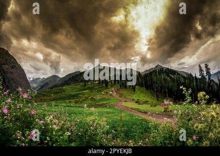 Lalazar Valley, kurz vor dem Sturm, KPK, Pakistan Stockfoto