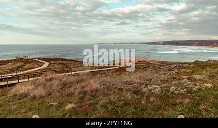 Küstenlandschaft im Naturpark Südwest-Alentejo und Costa Vicentina in Bordeira Stockfoto