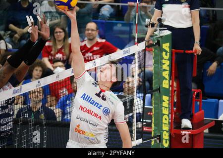 Allianz Cloud, Mailand, Italien, 03. Mai 2023, PAOLO PORRO (POWER VOLLEY MILANO) beim Finale des 3. Platzes - Allianz Milano gegen Gasverkauf Bluenergy Piacenza - Volleyball Italian Serie A Men SuperLeague Championship Credit: Live Media Publishing Group/Alamy Live News Stockfoto
