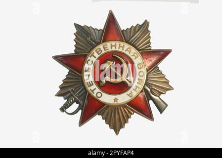 Sowjetischer Orden des Großen Vaterländischen Krieges - einer der wichtigsten Auszeichnungen in der UdSSR. Symbol für Russlands Sieg im Zweiten Weltkrieg Isoliert auf weiß. Stockfoto