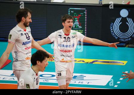 Allianz Cloud, Mailand, Italien, 03. Mai 2023, PAOLO PORRO (POWER VOLLEY MILANO) beim Finale des 3. Platzes - Allianz Milano gegen Gasverkauf Bluenergy Piacenza - Volleyball Italian Serie A Men SuperLeague Championship Credit: Live Media Publishing Group/Alamy Live News Stockfoto