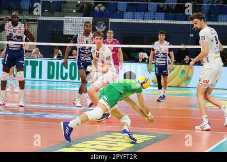Allianz Cloud, Mailand, Italien, 03. Mai 2023, NICOLA PESARESI (POWER VOLLEY MILANO) beim Finale des 3. Platzes - Allianz Milano vs Gas Sales Bluenergy Piacenza - Volleyball Italian Serie A Men SuperLeague Championship Credit: Live Media Publishing Group/Alamy Live News Stockfoto
