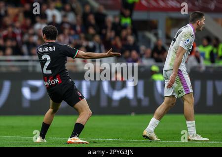 Mailand, Italien. 03. Mai 2023. Davide Calabria von AC Milan protestiert während des Fußballspiels der Serie A 2022/23 zwischen AC Milan und US Cremonese im San Siro Stadium, Mailand, Italien am 03. Mai 2023 Kredit: Live Media Publishing Group/Alamy Live News Stockfoto