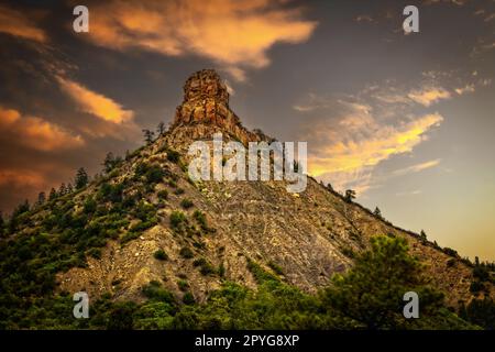 Legendärer Chimney Rock Mountain - National Monument in Colorado, USA, archäologische Gegend, antikes Puebloan in der Nähe von Pagosa Springs Stockfoto