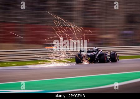 MANAMA, BAHRAIN, Sakhir Circuit, 3. März 2023: #21, Nick de VRIES, NDL, Scuderia Alpha Tauri, AT04, Während des Formel 1 Grand Prix in Bahrain Stockfoto