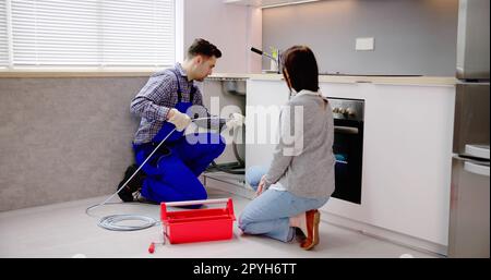 Verstopfung Im Ablauf Der Klempnerreinigungsleitung Stockfoto