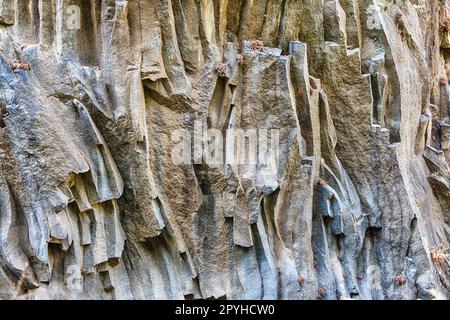 Struktur der Vulkansteine in den Alcantara-Schluchten, Sizilien, Italien Stockfoto