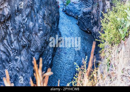 Ein Tag im malerischen Alcantara River Park, Sizilien, Italien Stockfoto