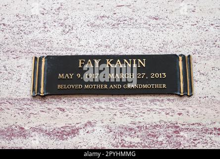 Los Angeles, Kalifornien, USA 1. Mai 2023 Schauspielerin Fay Kanin Grab im Beth Olam Mausoleum auf dem Hollywood Forever Cemetery am 1. Mai 2023 in Los Angeles, Kalifornien, USA. Foto: Barry King/Alamy Stock Photo Stockfoto