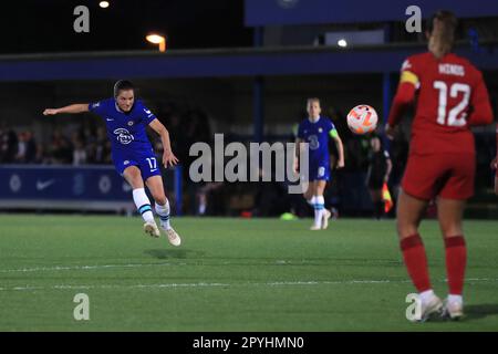 Kingston, Großbritannien. 03. Mai 2023. Jessie Fleming von Chelsea Women schießt am 3. Mai 2023 beim FA Women's Super League-Spiel zwischen Chelsea Women und Liverpool Women im Cherry Red Records Stadium in Kingston, England, mit einem Tor. Foto von Carlton Myrie. Nur redaktionelle Verwendung, Lizenz für kommerzielle Verwendung erforderlich. Keine Verwendung bei Wetten, Spielen oder Veröffentlichungen von Clubs/Ligen/Spielern. Kredit: UK Sports Pics Ltd/Alamy Live News Stockfoto