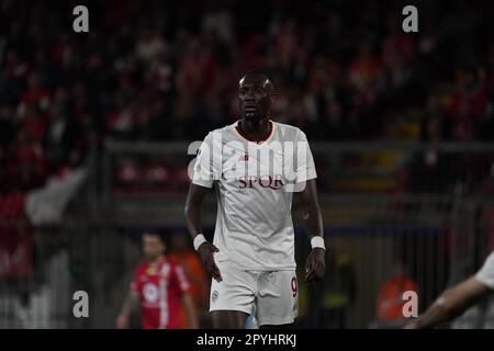 Monza, Italien. 04. Mai 2023. Tammy Abraham (ALS Roma) während der italienischen Meisterschaft Serie Ein Fußballspiel zwischen AC Monza und AS Roma am 4. Mai 2023 im U-Power-Stadion in Monza, Italien - Photo Alessio Morgese / E-Mage Credit: Alessio Morgese/Alamy Live News Stockfoto