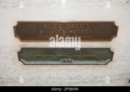 Los Angeles, Kalifornien, USA 1. Mai 2023 Schauspielerin Nina Visaroff Grab im Beth Olam Mausoleum auf dem Hollywood Forever Cemetery am 1. Mai 2023 in Los Angeles, Kalifornien, USA. Foto: Barry King/Alamy Stock Photo Stockfoto