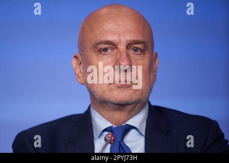 Bukarest, Rumänien. 3. Mai 2023: Dumitru Costin, Präsident des National Trade Union Bloc (BNS), anlässlich einer Pressekonferenz zum Abschluss des Kongresses "FIFPRO Division Europe General Assembly 2023", der vom Verband der Fußballgewerkschaften aus Europa veranstaltet wurde; In Partnerschaft mit der Tochtergesellschaft National Trade Union Bloc (BNS) und dem Verband der Amateur- und NichtAmateurfußballer (AFAN) aus Rumänien in Bukarest. Kredit: Lucian Alecu/Alamy Live News Stockfoto