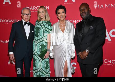 Tommy Hilfiger, Dee Ocleppo, Kris Jenner und Corey Gamble nehmen am 03. Mai 2023 in New York City an den jährlichen ACE Awards 27. in der Cipriani 42. Street Teil. Stockfoto