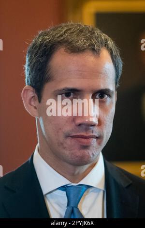 Washington, Usa. 03. Mai 2023. Der ehemalige venezolanische Präsident Juan Guaido trifft sich am Mittwoch, den 3. Mai, im US-Kapitol in Washington, DC, USA mit US-Senatoren. 2023. Foto: Rod Lamkey/CNP/ABACAPRESS.COM Kredit: Abaca Press/Alamy Live News Stockfoto