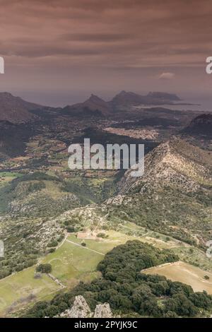 Valle de Colonya desde Cuculla de Fartàrix, pollencala, Sierra de Tramuntana, Mallorca, Islas Baleares, Spanien. Stockfoto