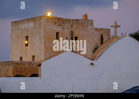 Die Iglesia de Sant Francesc Xavier, Beispiel de Iglesia fortificada, Siglo XVIII, Formentera, Balearen, Spanien Stockfoto