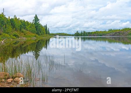 Ruhiges Wasser auf eine Wüste, See Stockfoto