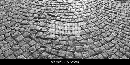 Pflastersteine in der Altstadt. Quadratische Steine. Schwarzweiß-Schwarzweißbild. Kalemegdan, Belgrad, Serbien Stockfoto