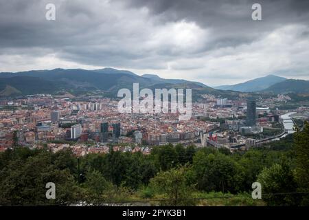 Bilbao, Baskenland, Spanien aus der Vogelperspektive Stockfoto