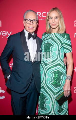 New York, Usa. 03. Mai 2023. NEW YORK, NEW YORK - MAI 03: Tommy Hilfiger und Dee Ocleppo nehmen am 03. Mai 2023 in New York City an den Accessoires Council 27. Annual ACE Awards in der Cipriani 42. Street Teil. Kredit: SOPA Images Limited/Alamy Live News Stockfoto