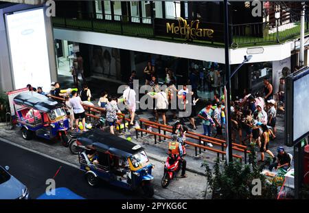 Feierlichkeiten von Songkran auf der Rama I Road in der Nähe des Siam Square in Bangkok, Thailand. Stockfoto