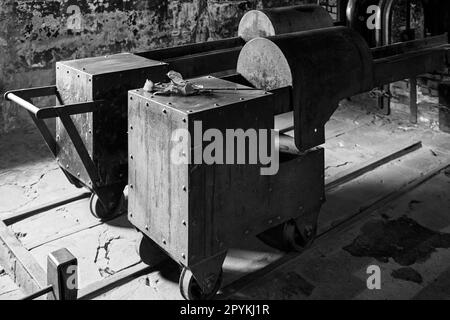 Ofen zum Verbrennen von Leichen in einem KZ in Polen aus dem Zweiten Weltkrieg Stockfoto