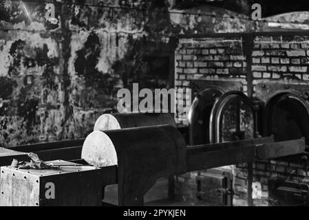 Ofen zum Verbrennen von Leichen in einem KZ in Polen aus dem Zweiten Weltkrieg Stockfoto