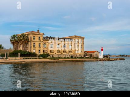 Quai de la Daurade mit Blick auf das Viertel Pointe Courte, in Sète, in Hérault, in Okzitanien, Frankreich Stockfoto